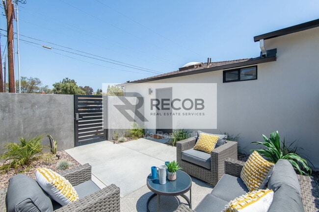 Building Photo - 5144 Manchester Rd Unit 4