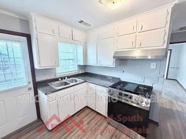 Photo - 1596 Pennsylvania St