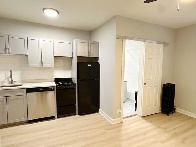 Photo - 5710 N Winthrop Ave Unit 107