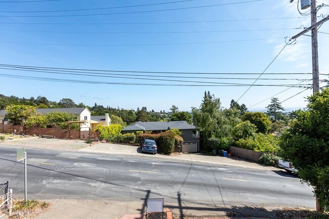 Photo - Beautiful 3 bed 2 bath newly renovated Kensington view home