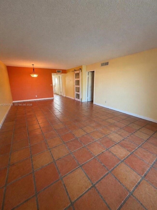 Photo - 286 Racquet Club Rd Unit 204