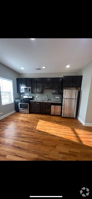 Building Photo - 4927 N Winthrop Ave Rental