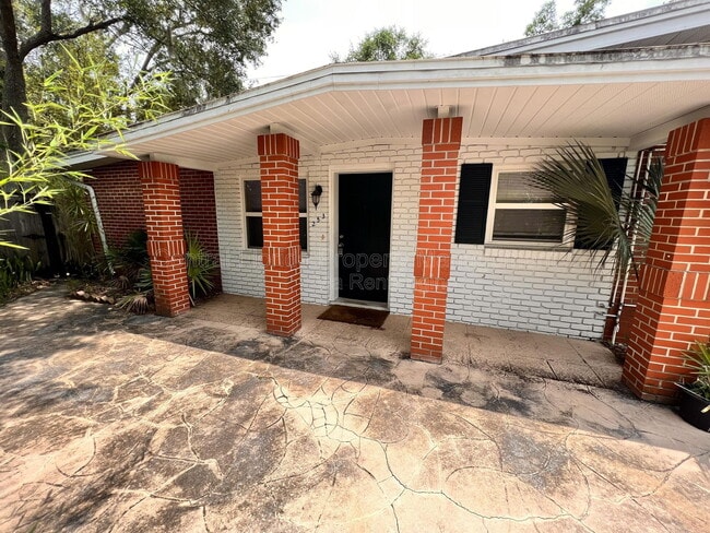 Building Photo - 253 Ashwood Dr Rental