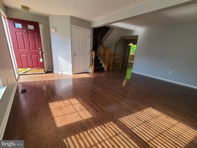 Photo - 2718 Thornbrook Ct
