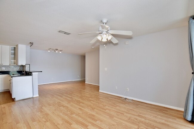 Photo - Charming 2/2 Spacious Condo with a Screened Balcony in the Highly Desired Dr. Phillips Area - Orl...