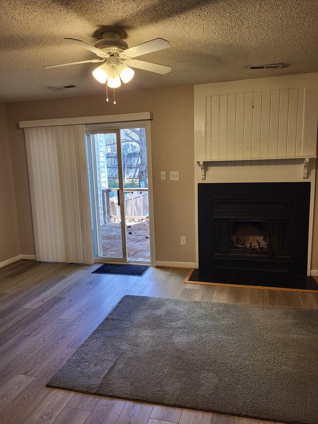 Photo - 1754 Early Settlers Rd Townhome