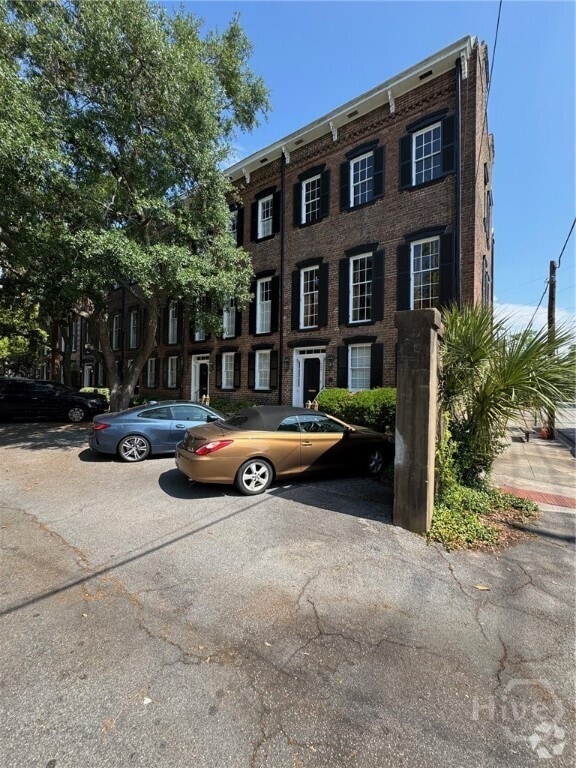 Building Photo - 424 E Macon St Rental