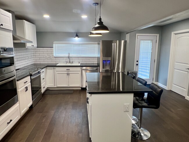 Cocina - 4531 Embry Rd