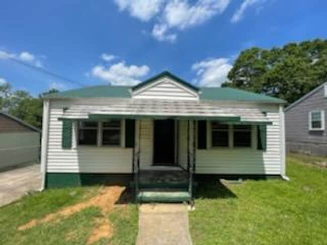 Photo - 914 Luttrell St House