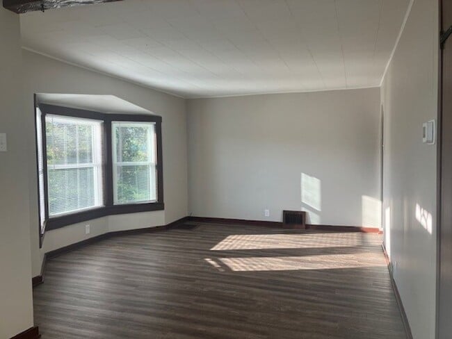Photo - Updated 3 Bedroom - 1 Bath House in Twin L...