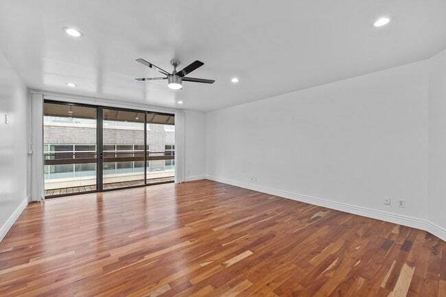 Photo - Central Cheery Creek Two Bed, Two Bath for rent.  Location, Location , Location Unidad B