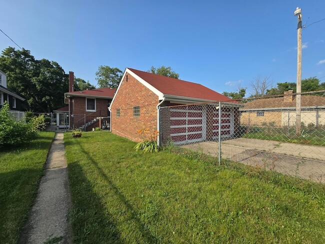 535 E 43rd Ave