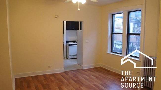 Building Photo - 1542 N Kedzie Ave