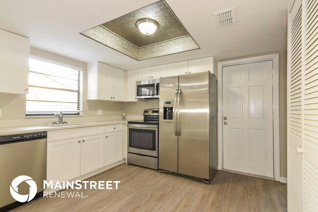 Photo - 612 Angelica Pl