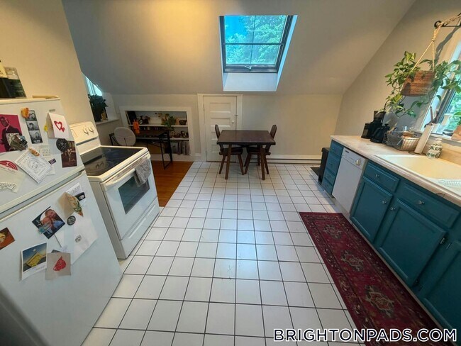 Photo - 18 Upcrest Rd Unit 3