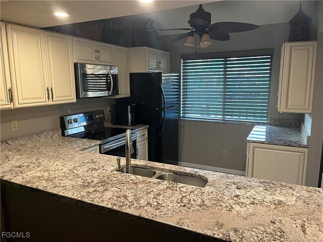 Photo - 13094 Cross Creek Ct Unidad 113