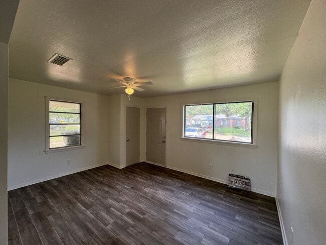 Photo - 1714 Oriole St