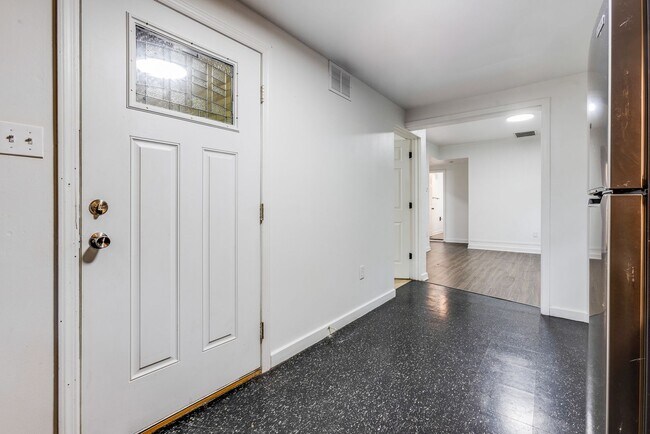 Photo - 182 W Warrington Ave Unidad Apt 3