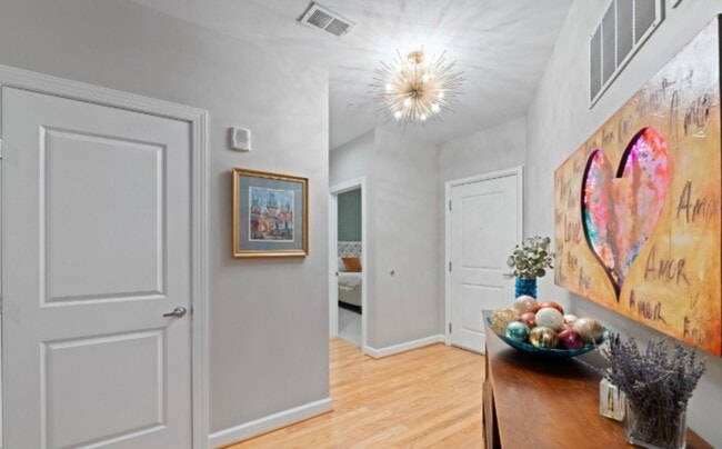 Photo - Centerpointe- Urban luxury living!!