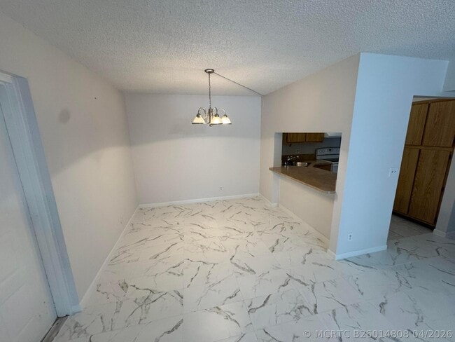 Building Photo - 1111 Green Pine Blvd Unit H1