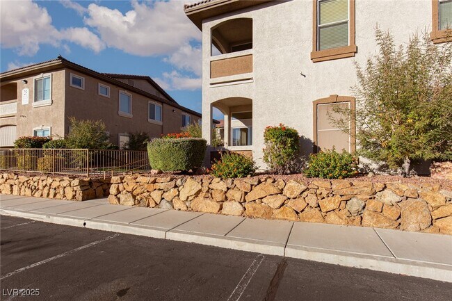 Photo - 2305 W Horizon Ridge Pkwy Unidad 2611