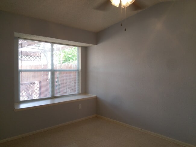 Photo - 2527 Corian Glen Dr