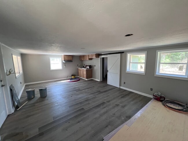 Photo - 768 McElderry Rd N