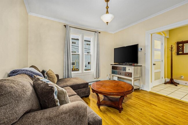 Photo - 49 Flower Hill