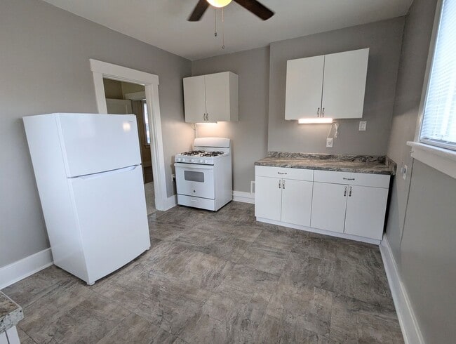Building Photo - wes2104 Unit 2R