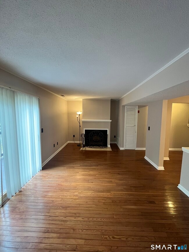 Photo - 25 Padanaram Rd Unidad APT 14