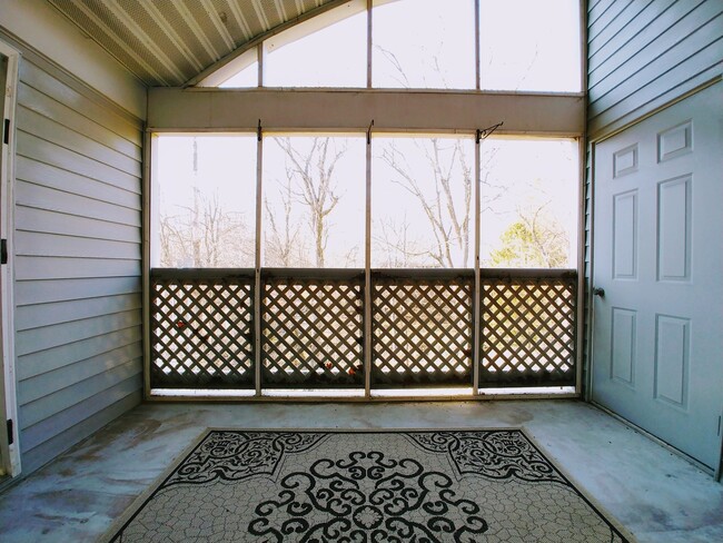 Photo - 1318 S College Mall Rd Unit 1