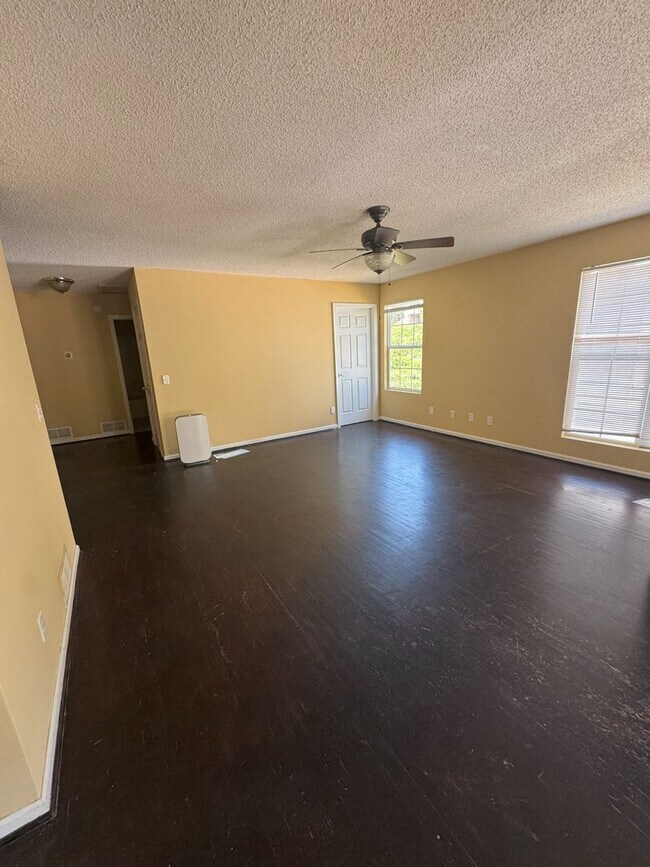 Photo - 189 Marlin St