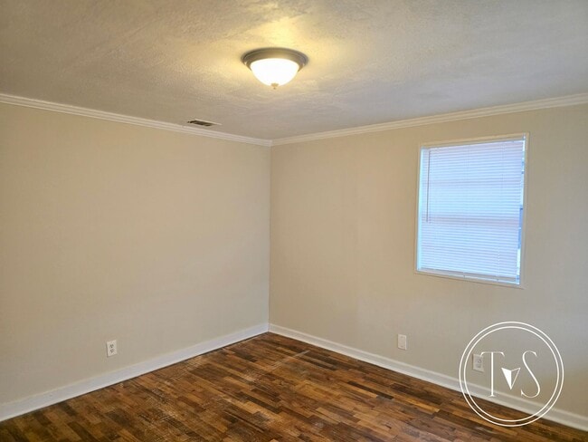 Photo - RATE DROP ALERT (was $1600/month)!