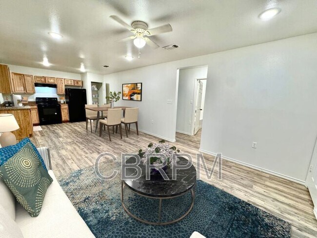 Photo - 2111 E Broadway