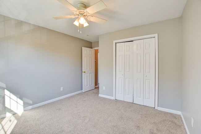 Photo - 960 Railroad Ave