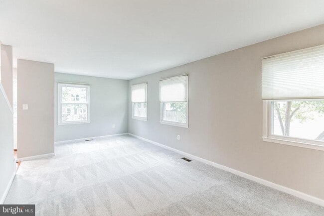 Photo - 5335 Lake Cove Ct