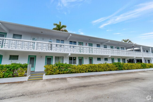 Building Photo - 2161 NE 42nd Ct Unit 116 Rental