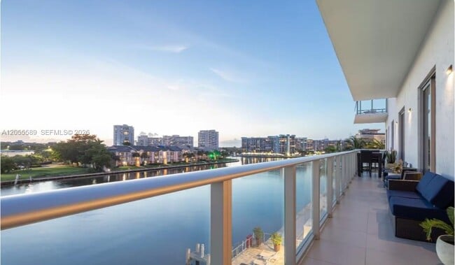 4010 S Ocean Dr Unidad R304