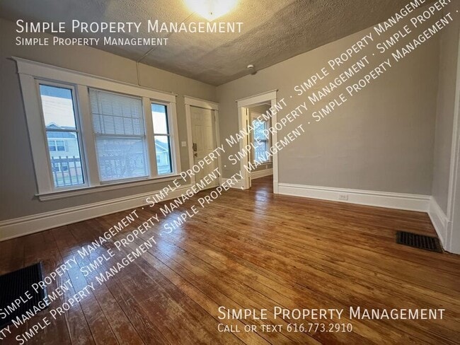 Photo - 1036 Lafayette Ave NE Unidad 1