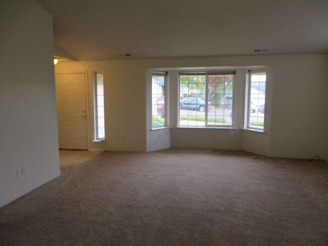 370 Rolling Hills Rd
