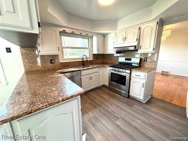 Photo - 26211 Simone St