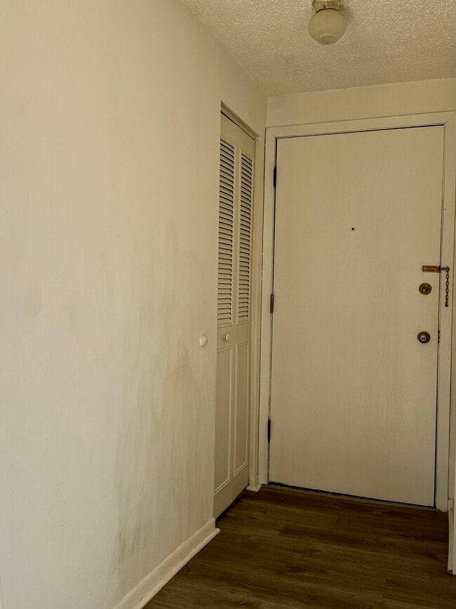 Photo - 13 Parkside Ct Unit 4