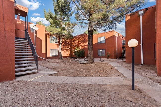 Photo - 2800 Vail Ave SE