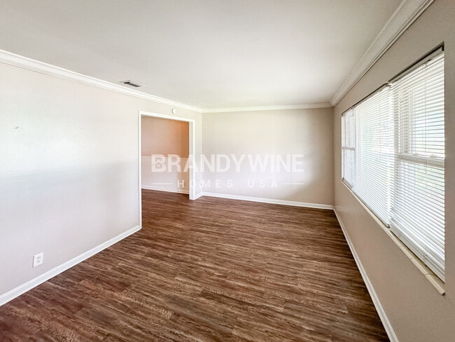 Photo - 3540 Cesery Blvd