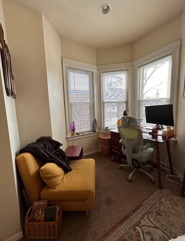 Photo - 2526 N Frederick Ave Unidad 2526 - Lower