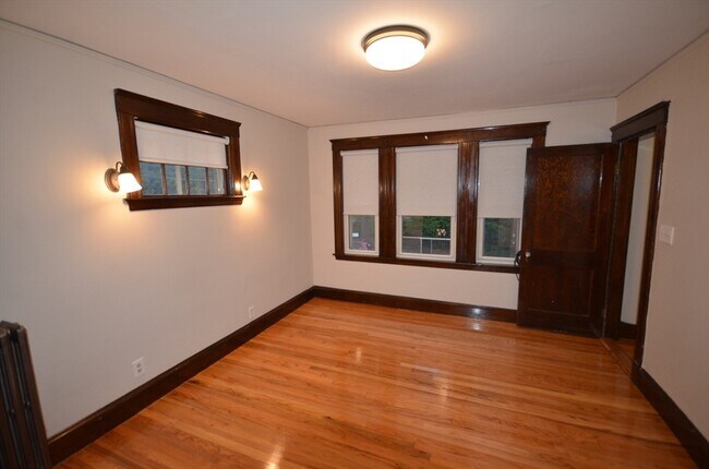 Building Photo - 77 Walk Hill St Unit 1 Rental