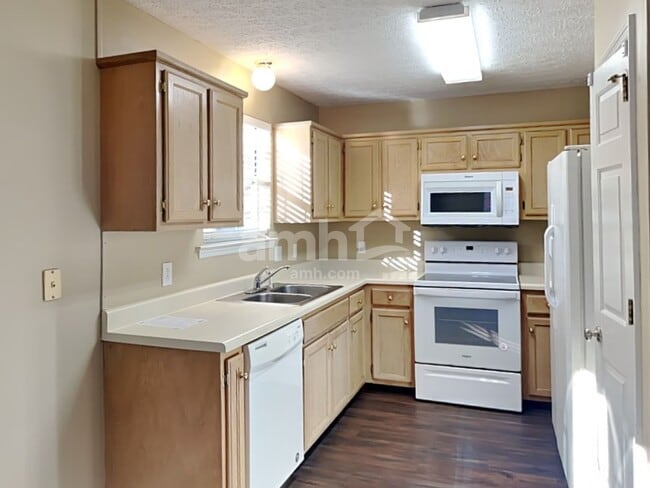 Photo - 196 Breakwater Dr