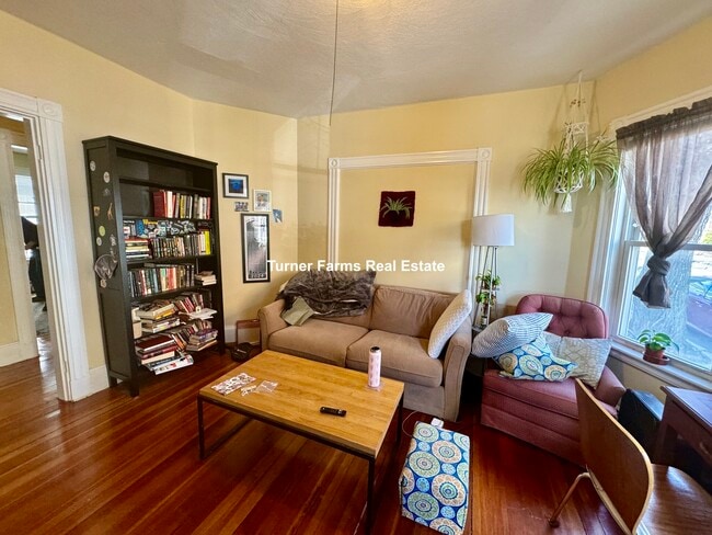 Photo - 2 Gilson Ter Unit 1