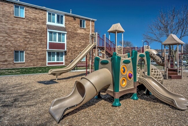 Castlewood Apartments