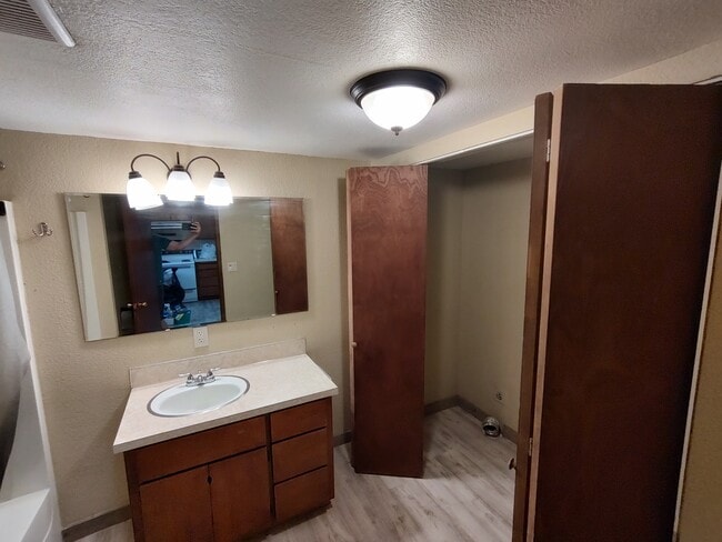 Photo - 209 Harrison St